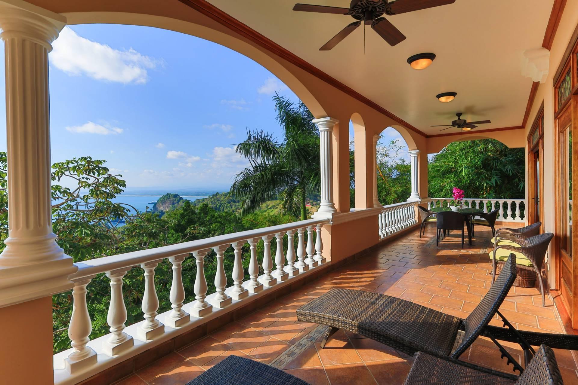 Pacifico Colonial Ocean View Condo
