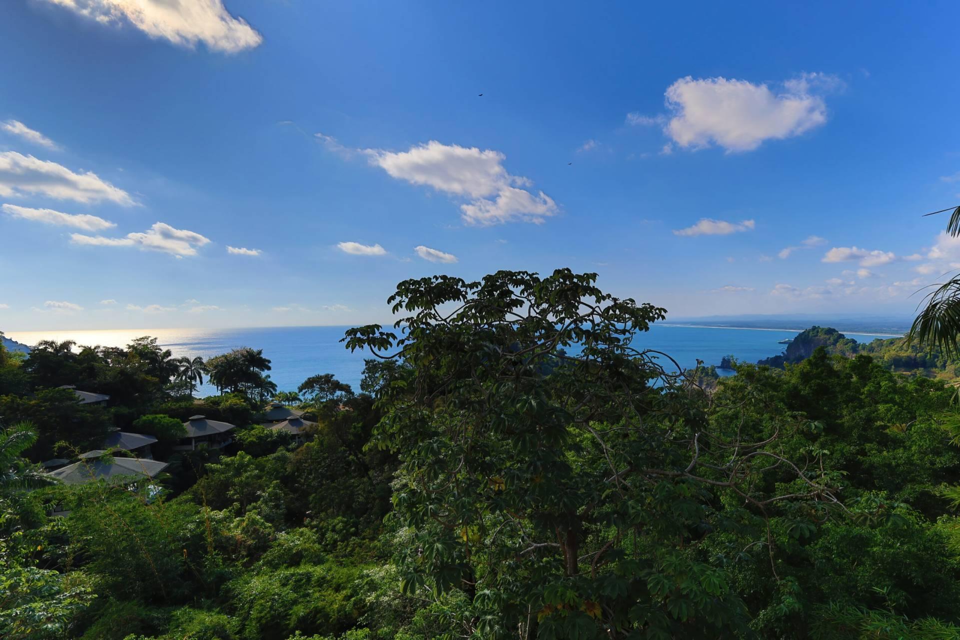 Pacifico Colonial Ocean View Condo