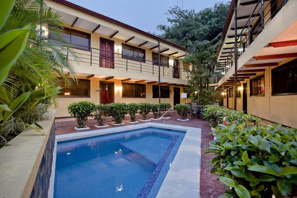 Cozy Mono Titi Condo