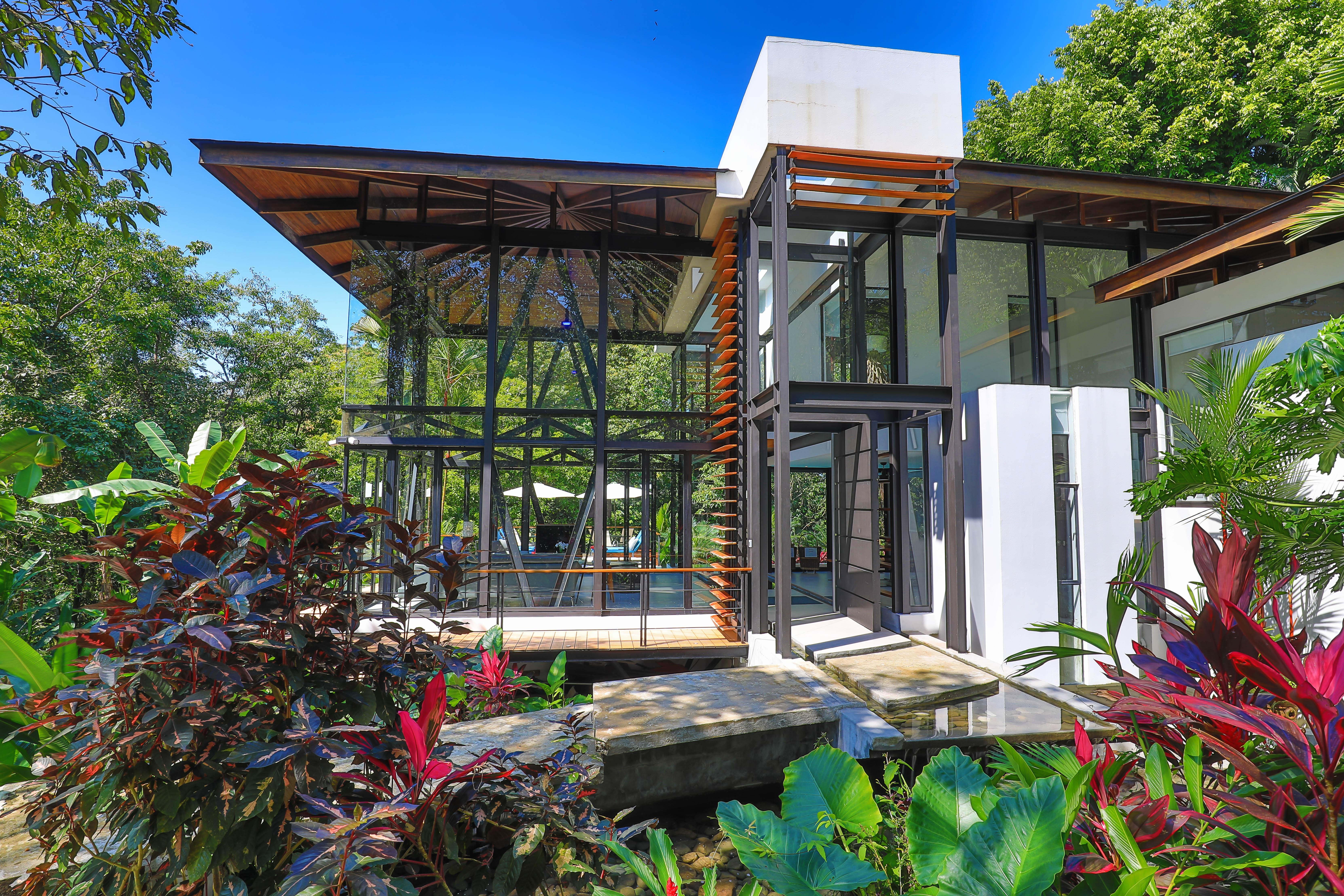 Villa Mariana (Full Estate)