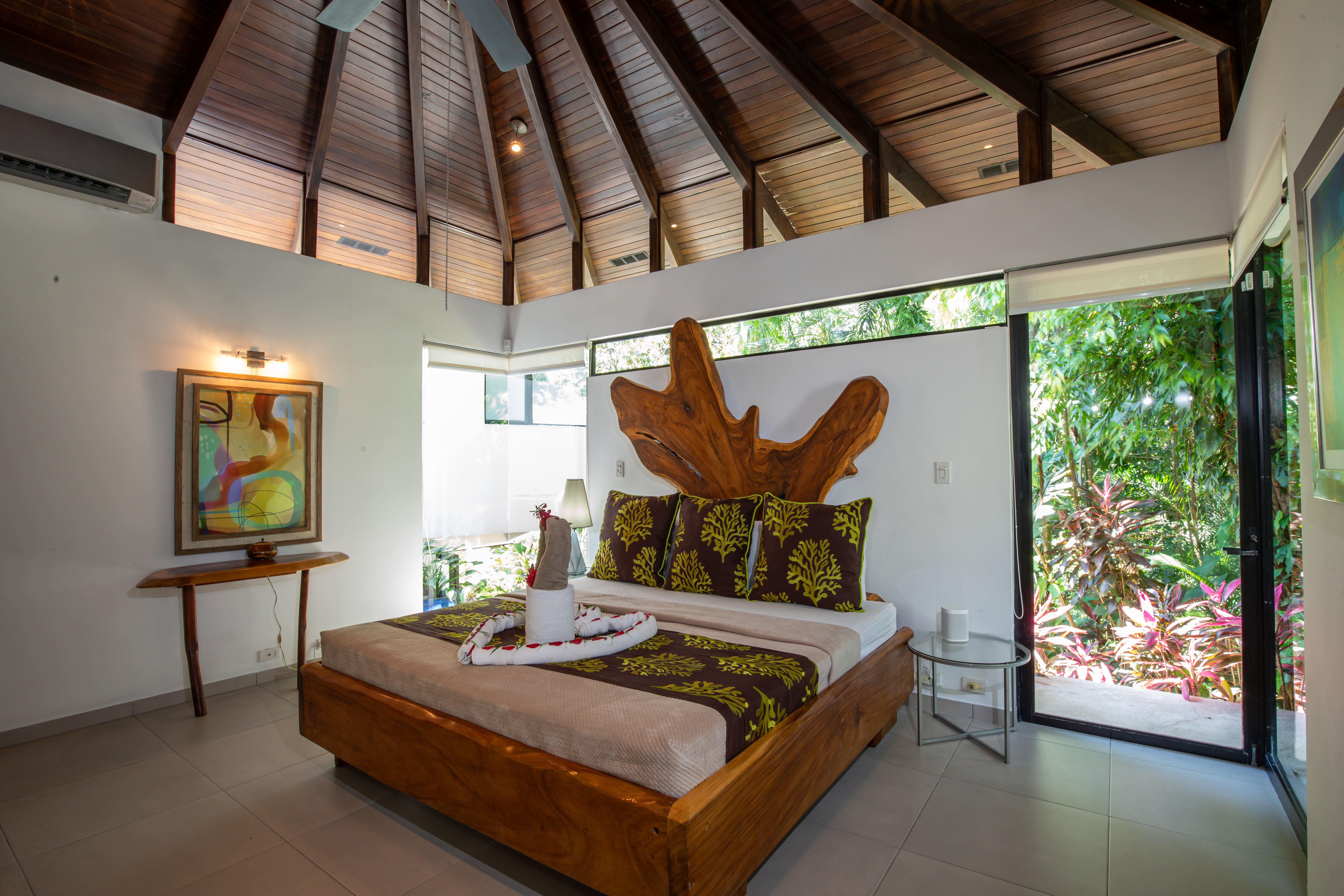 Villa Mariana (Full Estate)