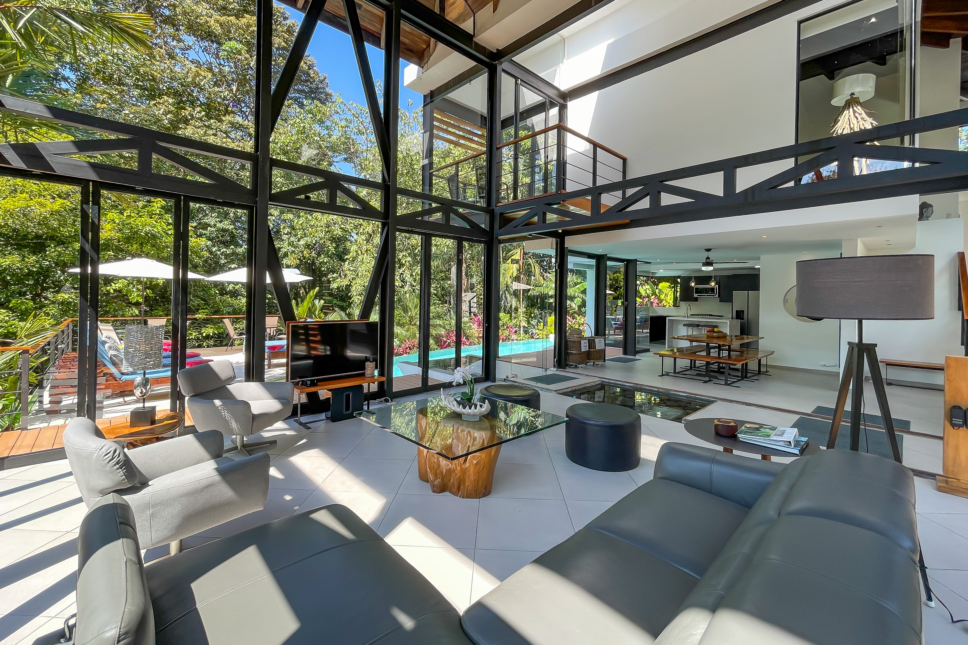 Villa Mariana (Full Estate)