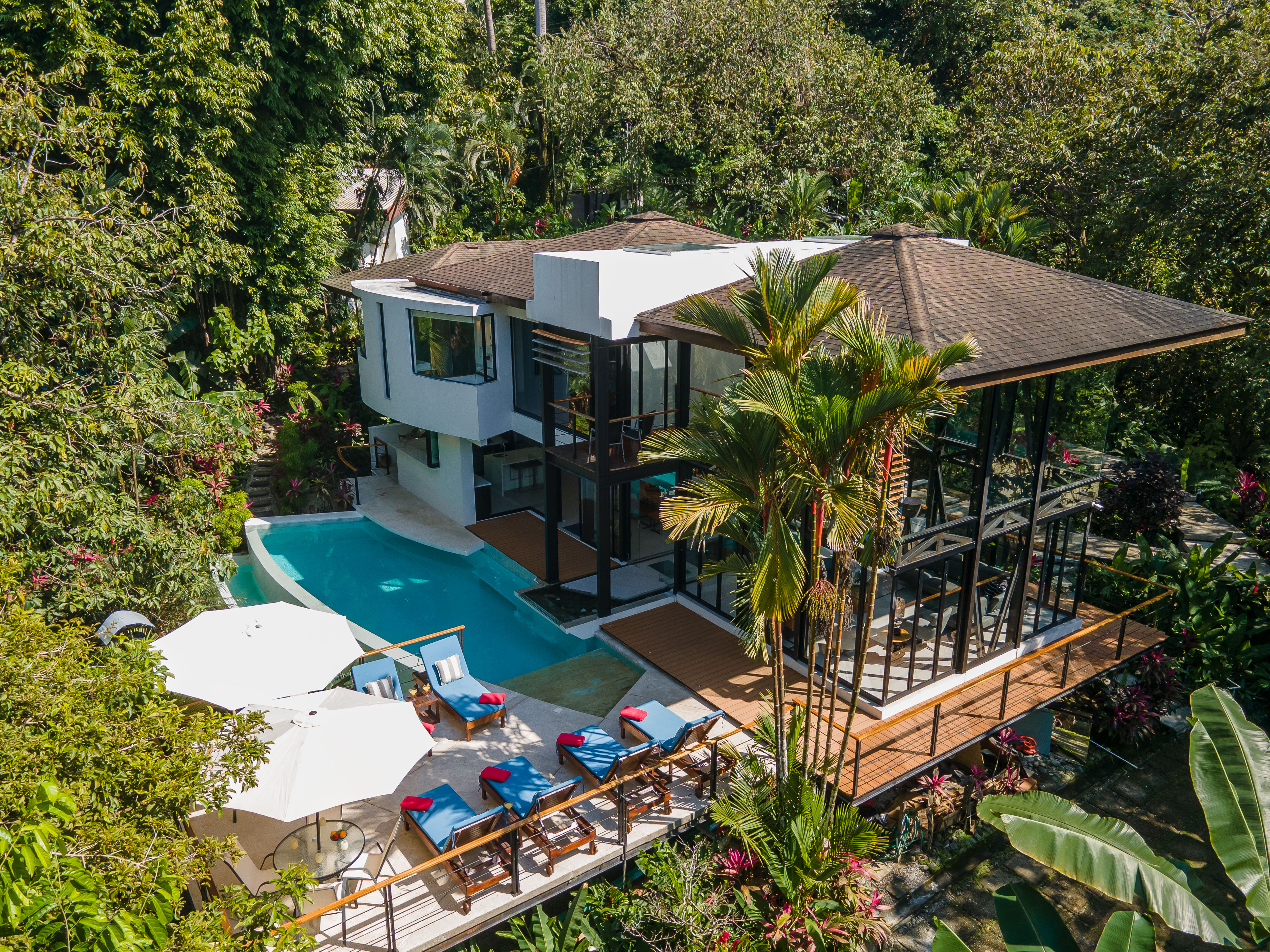 Villa Mariana (Full Estate)