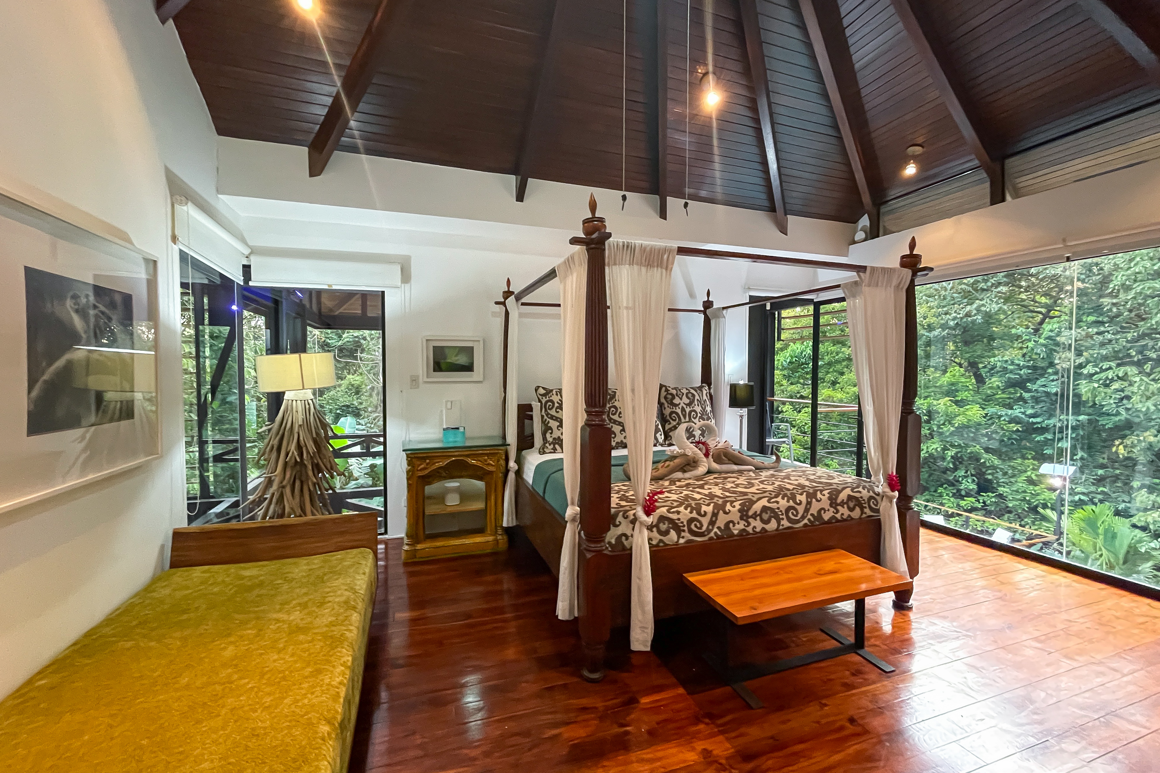 Villa Mariana (Full Estate)