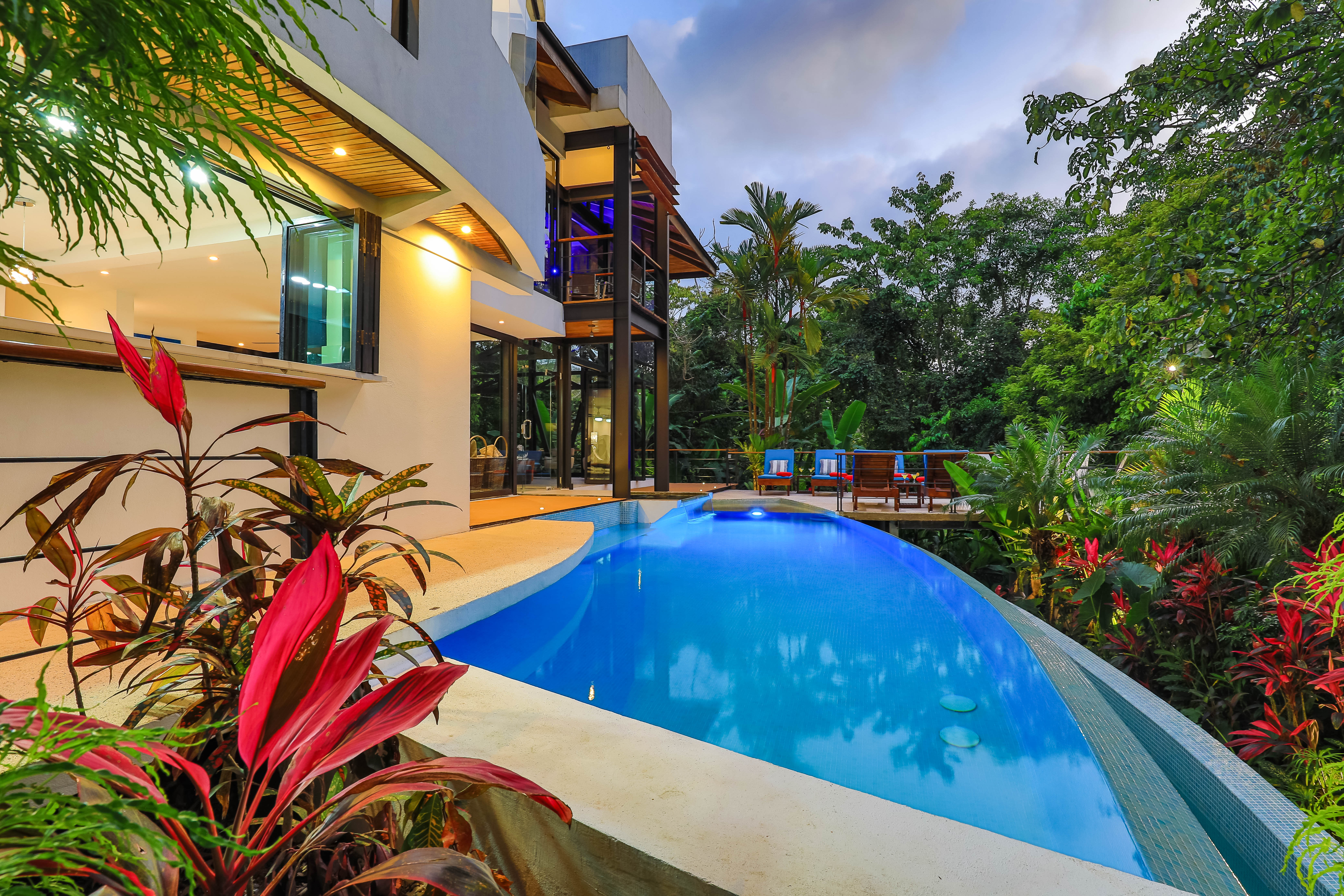 Villa Mariana (Full Estate)