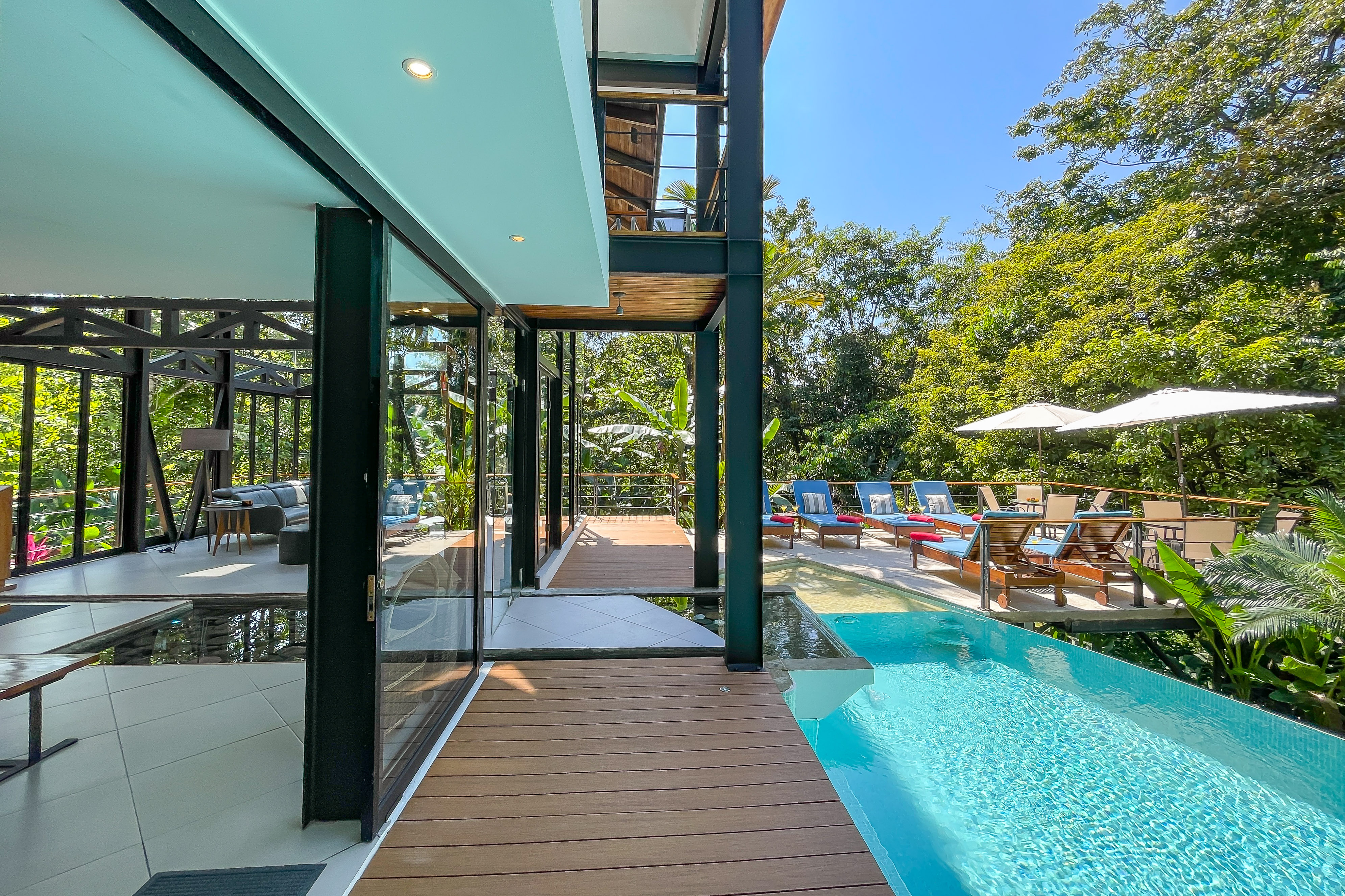 Villa Mariana (Full Estate)