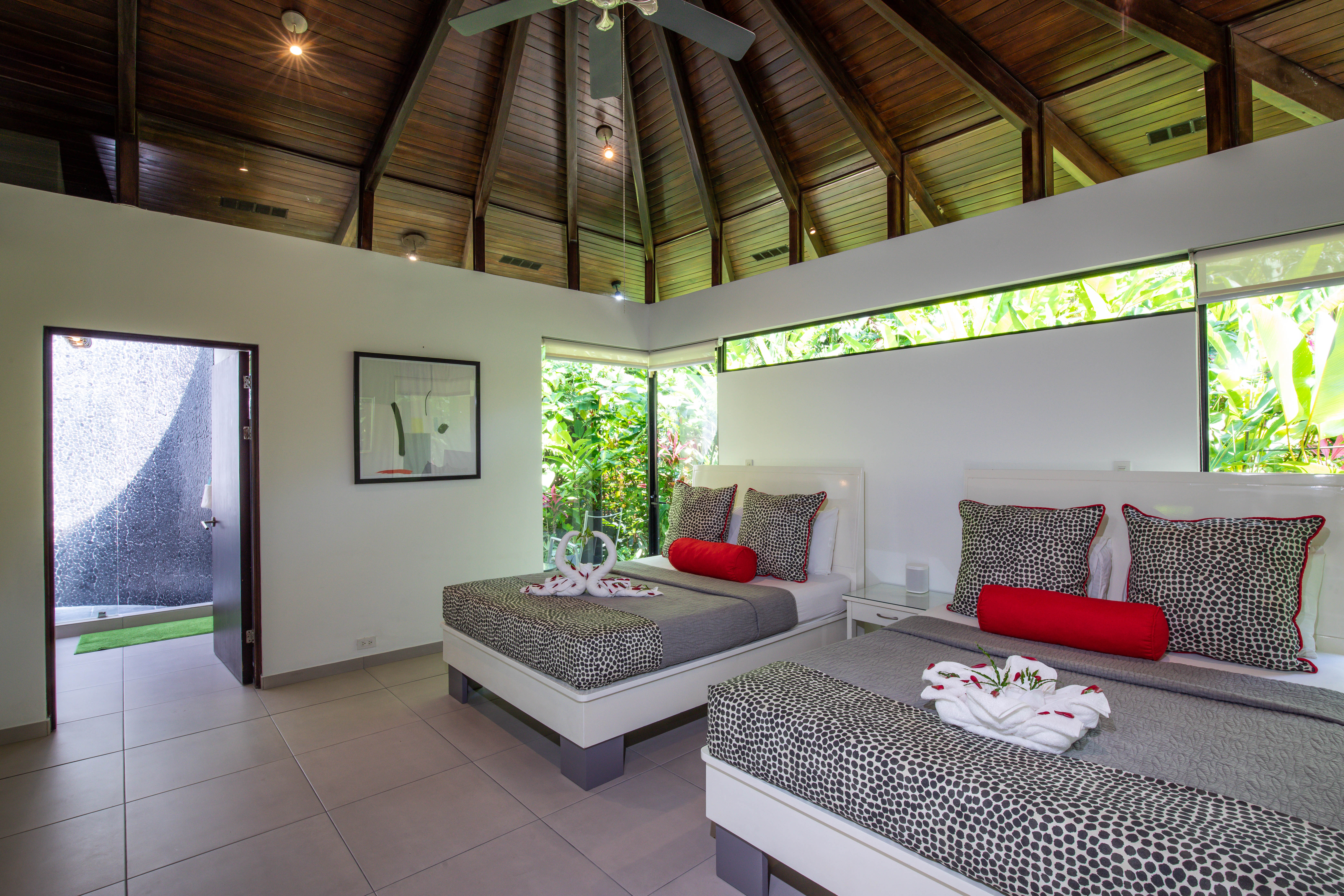 Villa Mariana (Full Estate)