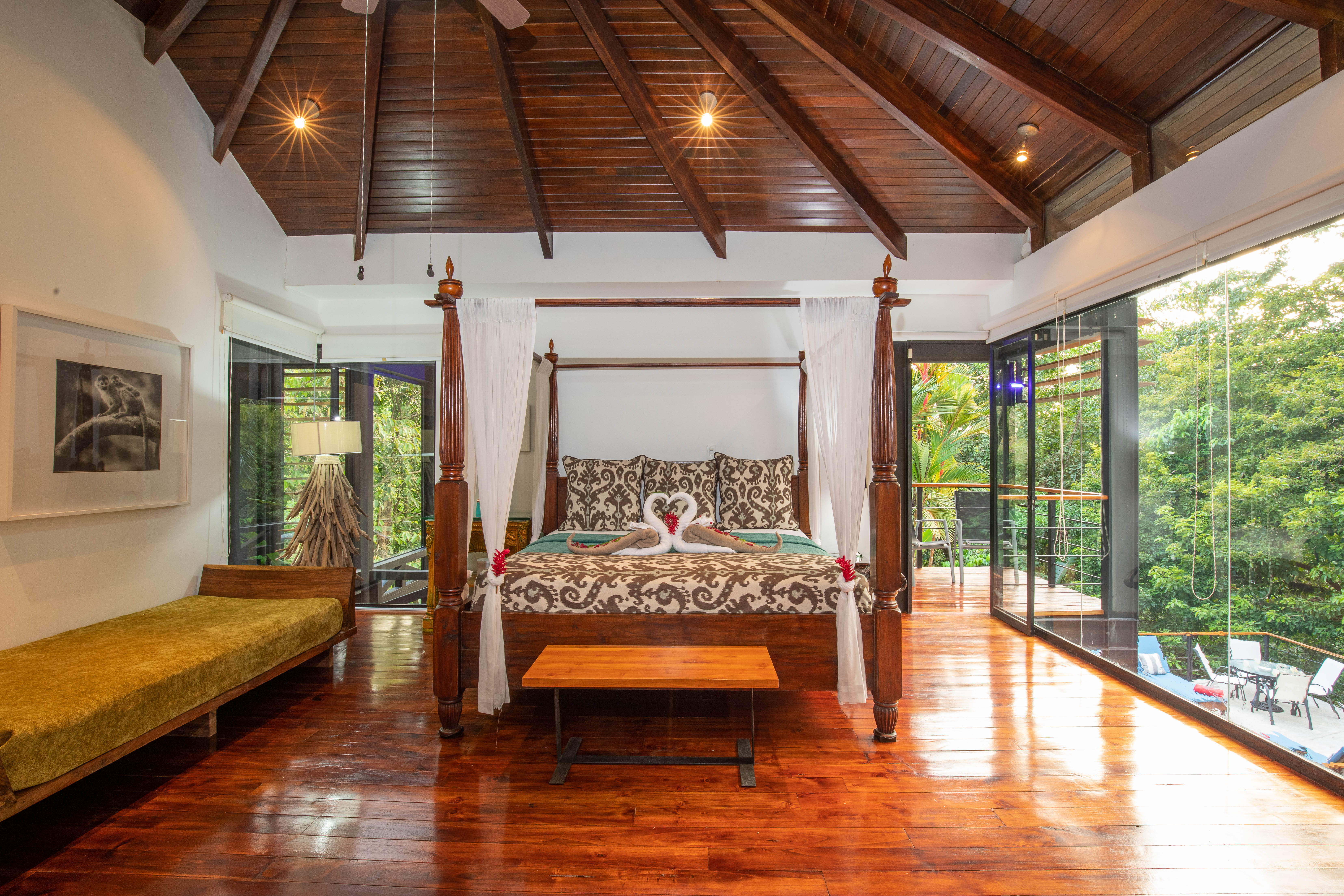 Villa Mariana (Full Estate)