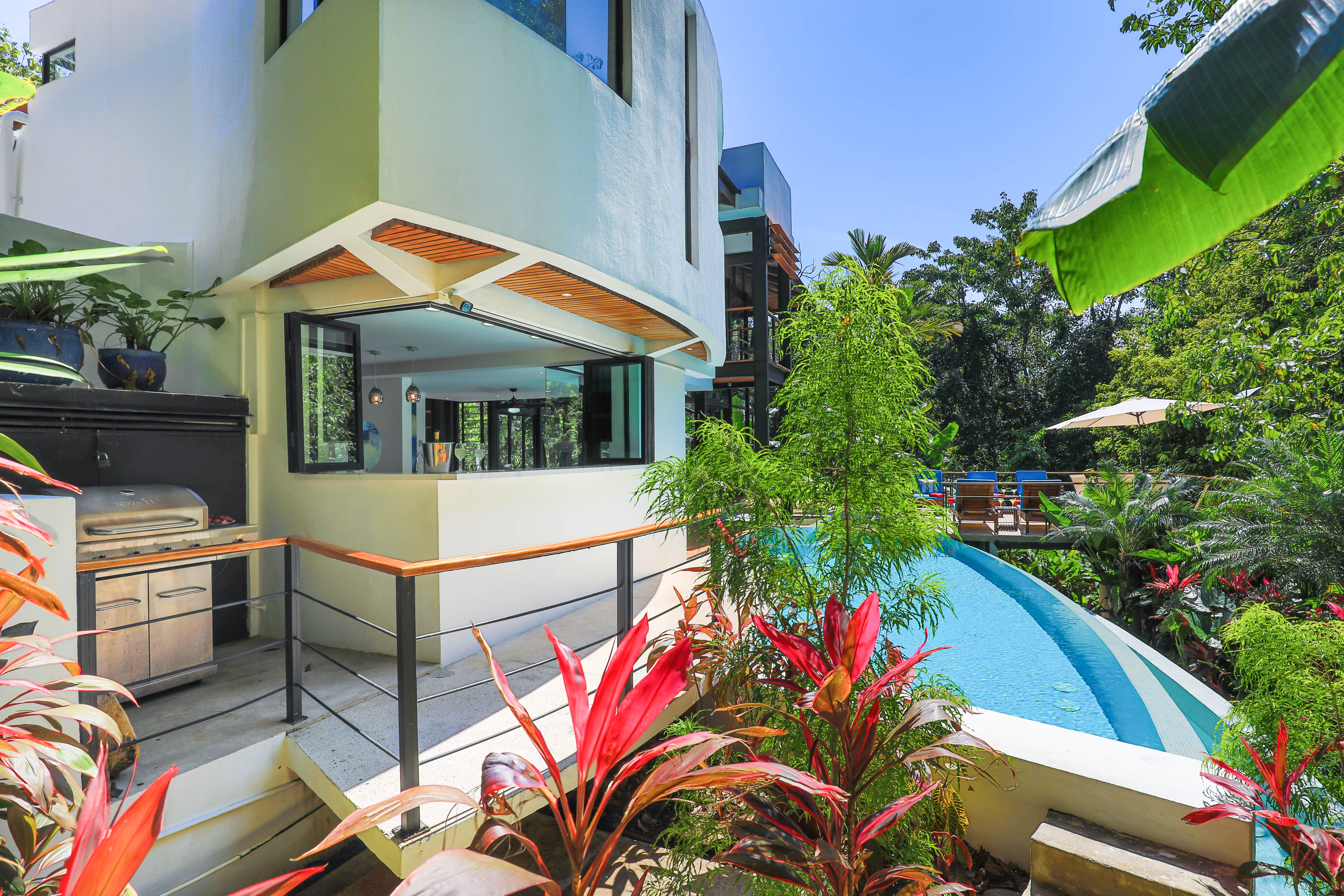 Villa Mariana (Full Estate)
