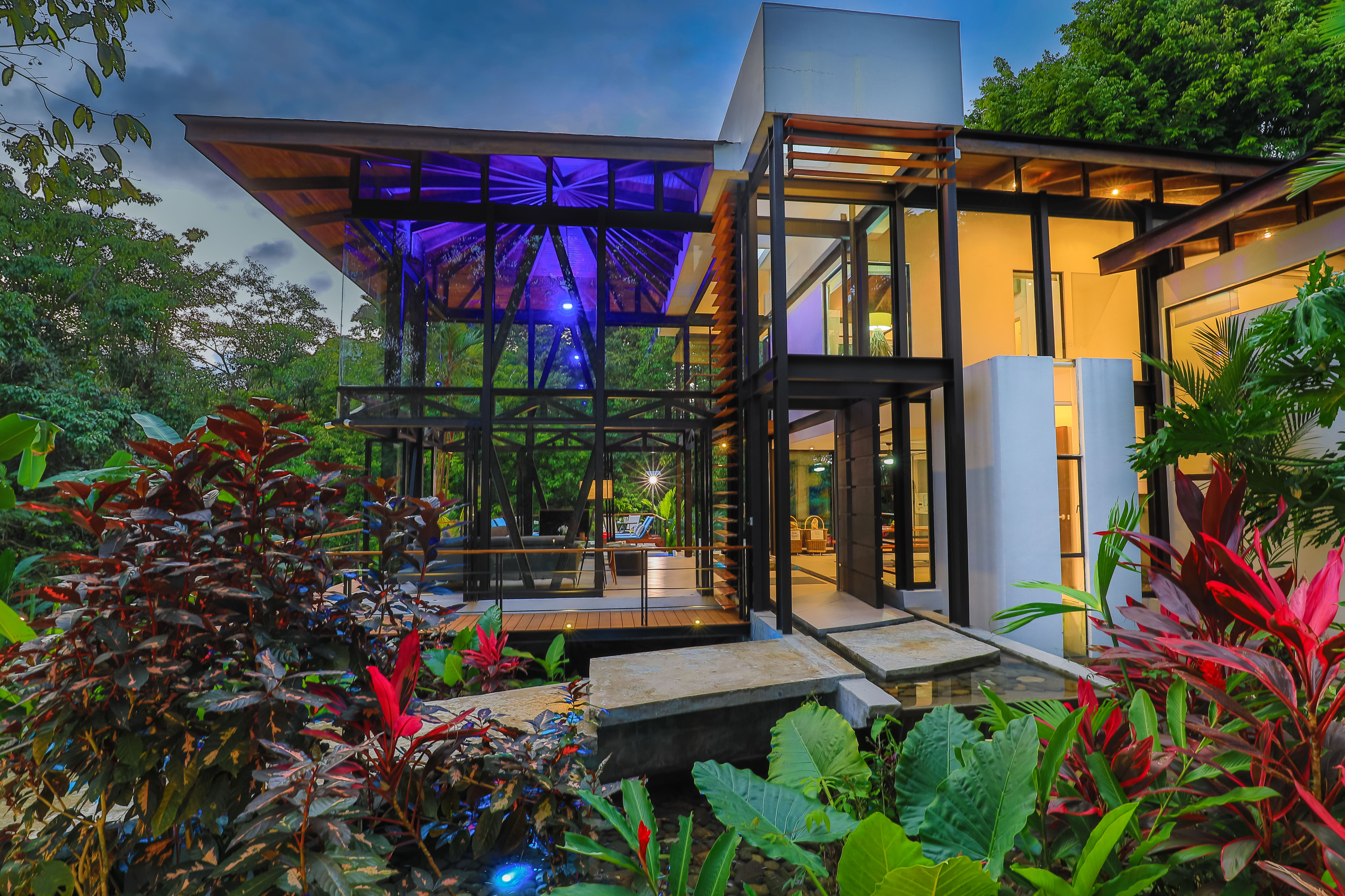 Villa Mariana (Full Estate)