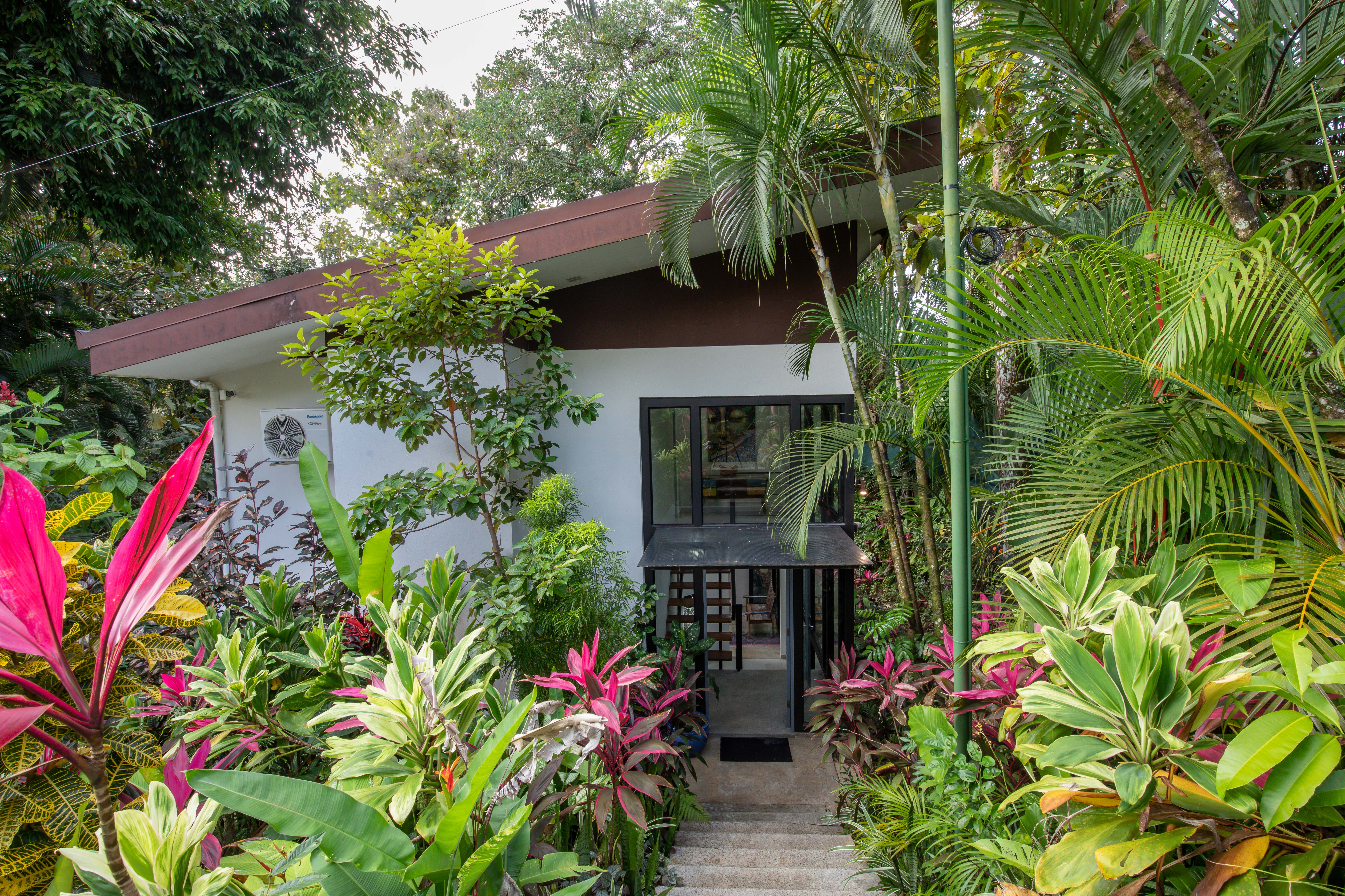 Villa Mariana (Full Estate)